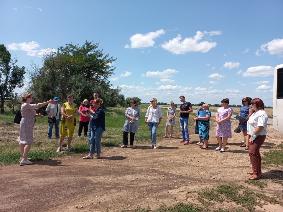 МАЙБУТНЄ ЛІСОСМУГ: ГОРІХОПЛІДНІ НАСАДЖЕННЯ, МЕДОНОСИ І ЛІКАРСЬКІ ТРАВИ